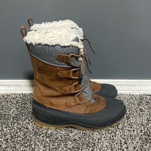Kamik Snowgem Winter Boots Women's Size 8